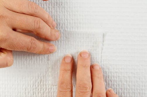 Så här spacklar du igen hål Spackla igen hål: Så här spacklar du igen hål